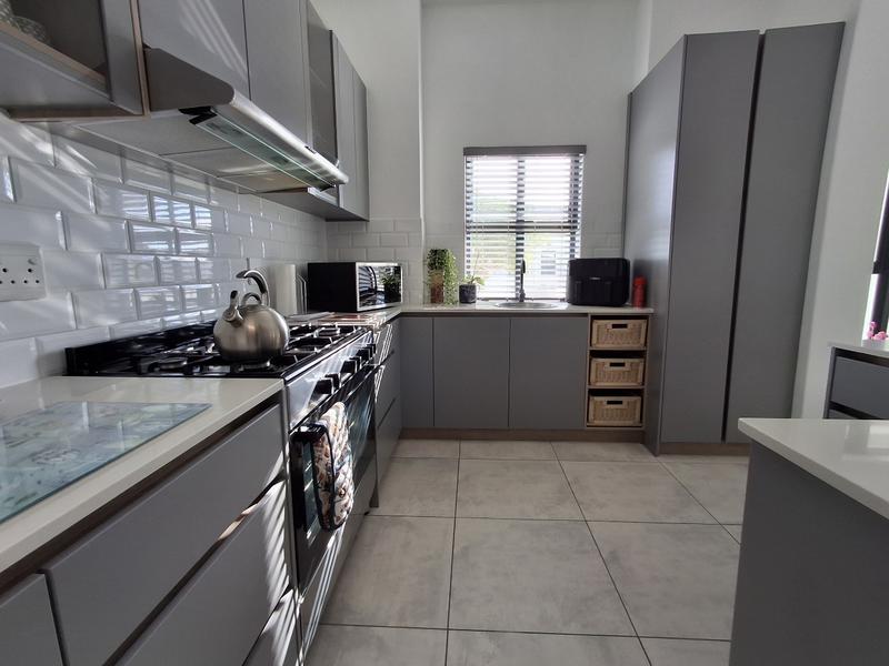 3 Bedroom Property for Sale in Sandy Point Western Cape